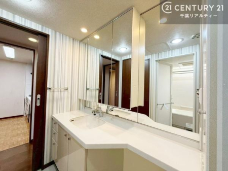 ���ʑ�E���ʏ� ��Ԃ���薾�邭�A�L�������Ă����傫�ȋ�����ۓI�Ȑ��ʉ��ϑ�B��Ƃ肠��J�E���^�[�͐g�x�x��X�L���P�A����ׂĎg���āA���̏������X���[�Y�ɁI