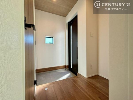 ���� �V���[�Y�{�b�N�X�t���Ȃ̂ŁA���ւ��Еt�����|�������₷���ł��I
�X�b�L���������ւŌ˂��J�����u�ԁA�������̂���S�n������Ԃ��o�}���Ă���܂��B