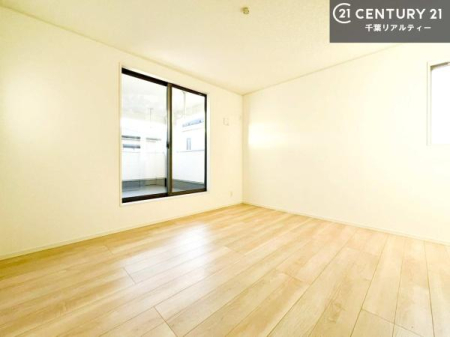 �Q�� �D���������������ޗm���́A���̖ڊo�߂��C�������ǂ������ł��ˁB���������Ԃ��������Ɖ߂������Ƃ��ł��܂��B�D�����F�����̃t���[�����O���ǂ�ȉƋ�ɂ��}�b�`���܂��I