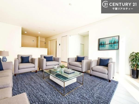 ���r���O �Ƌ��CG�p�[�X�ł��B�S�n�ǂ����r���O�͉Ƒ������R�ƏW�܂�܂��B�Ƒ��c�R�̎��Ԃ����������ł��B���Ƒ��ƁA����w�[���������Ԃ��߂��������ł��ˁB