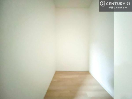 ���[ �E�H�[�N�C���N���[�[�b�g�t���ł��B��������̂��m���Ȃǂ����[���Ă��������ł��ˁI���ɂ���@�������ȂǋG�ߕ��̑傫�ȉƓd�����[�ł��܂��I