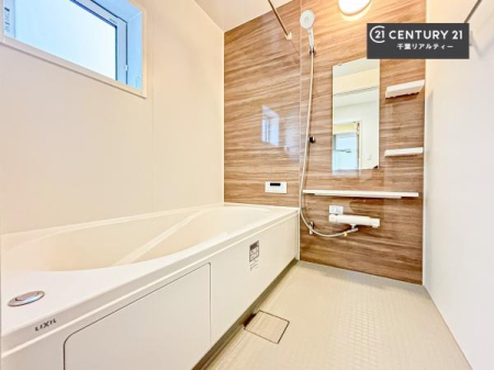 ���� �������������l�̕��͋C�̃o�X���[���́A�����o�Ă��ăo�X�^�C�����[���I
���d���撣���Ă��邲�J���ɂ��D�݂̓����̓����܂����āA�y����ł݂Ă͂������ł��傤���H