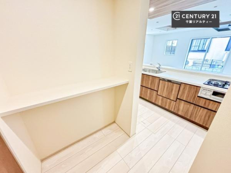 ���r���O�ȊO�̋��� ���[�e�B���e�B�[�X�y�[�X�t���I�L�b�`���̎��[���ƃX�y�[�X�Ƃ��Ă��g�����������܂��I