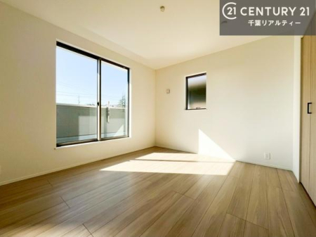 �Q�� �D���������������ޗm���́A���̖ڊo�߂��C�������ǂ������ł��ˁB���������Ԃ��������Ɖ߂������Ƃ��ł��܂��B�D�����F�����̃t���[�����O���ǂ�ȉƋ�ɂ��}�b�`���܂��I