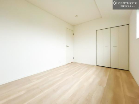 �m�� ���[�X�y�[�X�����Ă��܂��I�������X�b�L�����ڂ��鎖���ł��܂��ˁB
�Ƌ��I�΂Ȃ��V���v���ȃf�U�C���ׁ̈A�Ƌ��I�΂����C�ɓ���̋�ԍ�肪�ł������ł��ˁB