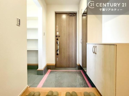 ���� �~���[�t���V���[�Y�{�b�N�X�t���Ȃ̂ŁA���ւ��Еt�����|�������₷���ł��I
�X�b�L���������ւŌ˂��J�����u�ԁA�������̂���S�n������Ԃ��o�}���Ă���܂��B