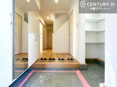 ���� ���ċA���Ă��Ă��A�������܁I�����������Ȃ�A�D�����}������Ă�����ԂɂȂ��Ă��܂��B
���邭��������錺�ւł��I