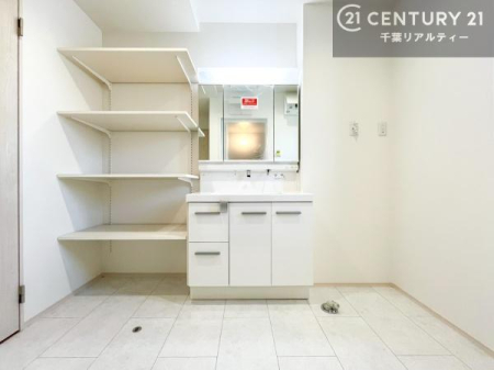 ���ʑ�E���ʏ� �g�Ȃ�𐮂�����ʏ��́A���������厖�ł��I������̐������̂��镵�͋C�����o�I�C�����悭���g�����������܂��B�L�X�����X�y�[�X���������ł��ˁI
