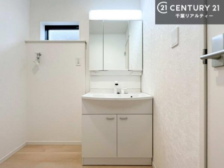 ���ʑ�E���ʏ� �O�ʋ��d�l�̐��ʏ��́A�g�����Ȃ݂����₷������I���͎��[�ɂȂ��Ă��܂��B�h���C���[�₨���ϓ����Еt������̂Ő��ʑ������X�b�L���ƌ����邱�Ƃ��o���܂��I