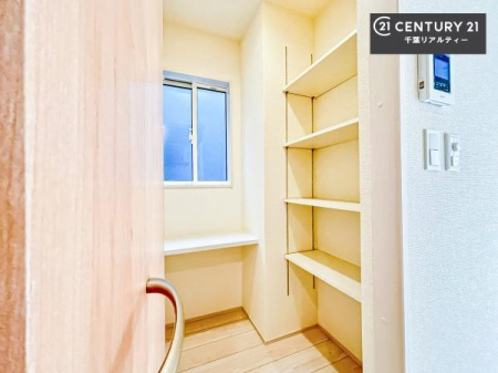 ���[ �p���g���[�t���I���Ă�������A�H�ނ̃X�g�b�N�͂������A�����Ɠd���X�b�L�����ڂ��邱�Ƃ��ł��܂��I