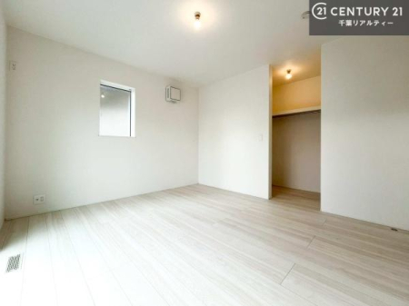 �m�� ���[�X�y�[�X�����Ă��܂��I�������X�b�L�����ڂ��鎖���ł��܂��ˁB
�Ƌ��I�΂Ȃ��V���v���ȃf�U�C���ׁ̈A�Ƌ��I�΂����C�ɓ���̋�ԍ�肪�ł������ł��ˁB