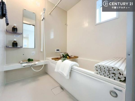 ���� ������Ƃ����������̂���o�X���[���I���K�ȃo�X�^�C��������܂��I
1���̔�����������Ɩ����Ă����f�G�ȃ����N�[�[�V������ԂɂȂ肻���ł��ˁB