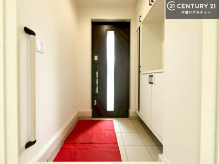 ���� �V���[�Y�{�b�N�X�t���Ȃ̂ŁA���ւ��Еt�����|�������₷���ł��I
�X�b�L���������ւŌ˂��J�����u�ԁA�������̂���S�n������Ԃ��o�}���Ă���܂��B