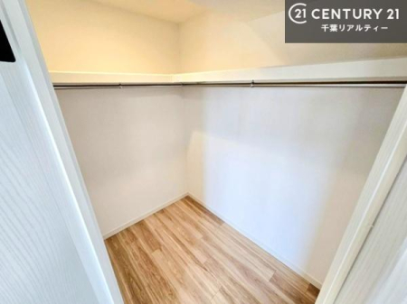 ���[ �E�H�[�N�C���N���[�[�b�g�t���ł��B��������̂��m���Ȃǂ����[���Ă��������ł��ˁI���ɂ���@�������ȂǋG�ߕ��̑傫�ȉƓd�����[�ł��܂��I