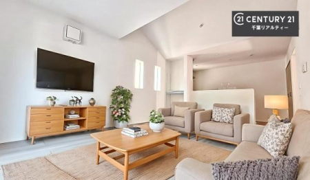 ���r���O �Ƌ��CG�p�[�X�ł��B��؂ȉƑ����W�܂邩�炱��LDK�ɂ͂�����肽���B
���t�H�[���Ő��܂�ς�������@�ŐV���������͂������ł����I