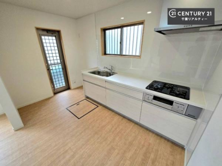 �L�b�`�� �L�b�`�����ɂ́A��������t���Ă��܂��I���܂����S�~���ꎞ�I�ɊO�֏o���Ă������Ƃ��o����̂�
���ȏL���𗭂ߍ��܂��q���I�I�I