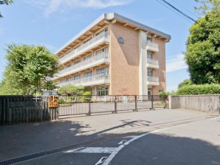 ���ӊ� �y���w�Z�z�x���s���x���쒆�w�Z�F1800m