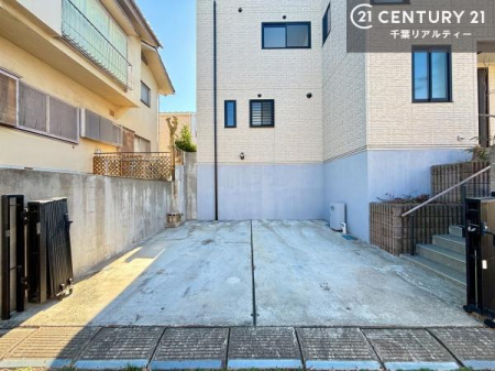 ���ԏ� ���ԃX�y�[�X��2�䕪����܂��I�Z�J���h�J�[�͂������A�o�C�N�⎩�]�ԂȂǂ��u���ꏊ�ɍ���܂���B