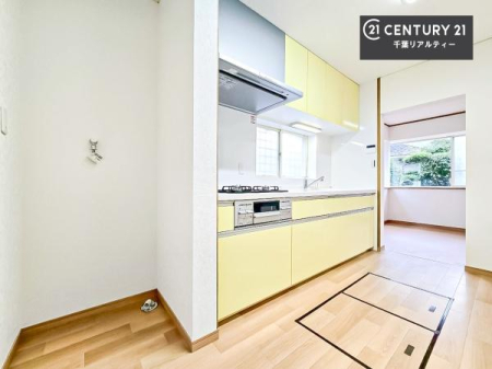 �L�b�`�� �Ǖt�L�b�`���́A�W�����č�ƂɎ��|����܂��I��Ƃ̓������N���N�I
�����̗��������肻���ł��ˁI���[�X�y�[�X���L�x�ŁA�����X�y�[�X���X�b�L���ƕЕt���Ђ�`�����p�ł��܂��I