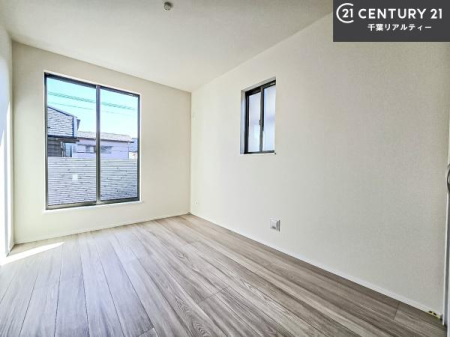 �m�� �o���R�j�[�ɖʂ��Ă���m���ł��B���邭�����肪����A���C����������ł��܂��I���N���āA�O�ɏo�Ĕw�L�т����[�ċz�����ǂ������}������邱�Ƃ��ł��܂��B