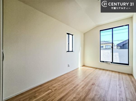 �m�� �o���R�j�[�ɖʂ��Ă���m���ł��B���邭�����肪����A���C����������ł��܂��I���N���āA�O�ɏo�Ĕw�L�т����[�ċz�����ǂ������}������邱�Ƃ��ł��܂��B