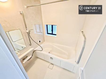 ���� �������������l�̕��͋C�̃o�X���[���́A�����o�Ă��ăo�X�^�C�����[���I
���d���撣���Ă��邲�J���ɂ��D�݂̓����̓����܂����āA�y����ł݂Ă͂������ł��傤���H