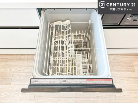 �L�b�`�� �H��@�t���̃L�b�`���ł��I�Z���������r��h�~�Ƃ��đ�ϊ��􂷂�֗��Ȏd�l�ł��I�r���g�C���Ȃ̂ŃL�b�`���̏ꏊ����炸�����X�y�[�X���L���g�����Ƃ��o���܂��I