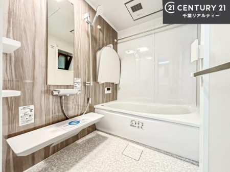 ���� �������������l�̕��͋C�̃o�X���[���́A�����o�Ă��ăo�X�^�C�����[���I
���d���撣���Ă��邲�J���ɂ��D�݂̓����̓����܂����āA�y����ł݂Ă͂������ł��傤���H