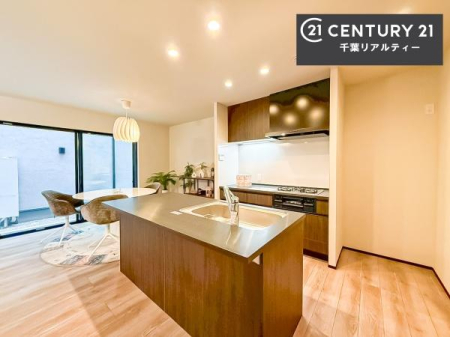 �L�b�`�� �V���N��ƃR������ւ̈ړ����g�̂̌�����ς��Ăł���̂ŁA�L�b�`���ł̍�Ɠ������Z���Ȃ�܂��B