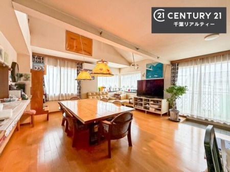 ���r���O �D�����z���܂肪���r���O����ł���ċ��S�n�̗ǂ���Ԃ����o���Ă���܂��I
���났�̎��Ԃ��߂����܂��I