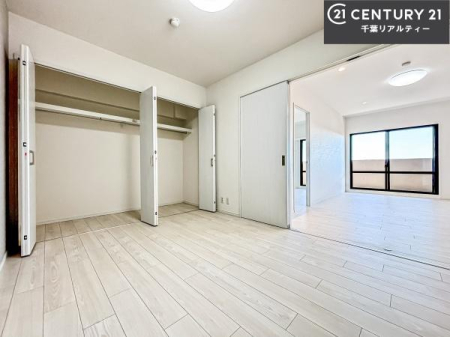 �m�� ���[�X�y�[�X�����Ă��܂��I�������X�b�L�����ڂ��鎖���ł��܂��ˁB
�Ƌ��I�΂Ȃ��V���v���ȃf�U�C���ׁ̈A�Ƌ��I�΂����C�ɓ���̋�ԍ�肪�ł������ł��ˁB