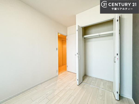 �Q�� ���[�X�y�[�X�����Ă��܂��I�������X�b�L�����ڂ��鎖���ł��܂��ˁB
�Ƌ��I�΂Ȃ��V���v���ȃf�U�C���ׁ̈A�Ƌ��I�΂����C�ɓ���̋�ԍ�肪�ł������ł��ˁB