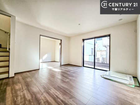 ���r���O �D�����z���܂肪���r���O����ł���ċ��S�n�̗ǂ���Ԃ����o���Ă���܂��I
���났�̎��Ԃ��߂����܂��I