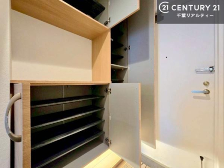 ���� ���ւ̉��I�́A���[�͗ǍD�ŌC���������萮���ł��邾���łȂ��A����I�Ƃ��Ă����p�\�B���C�ɓ���̏�����O���[����u���΁A���q���}���邨�����ȋ�ԂɎd�オ��܂��I