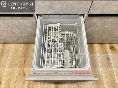 �L�b�`�� �H��@�t���̃L�b�`���ł��I�Z���������r��h�~�Ƃ��đ�ϊ��􂷂�֗��Ȏd�l�ł��I�r���g�C���Ȃ̂ŃL�b�`���̏ꏊ����炸�����X�y�[�X���L���g�����Ƃ��o���܂��I