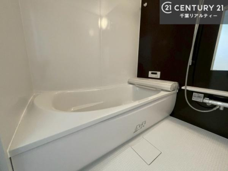 ���� �L�X�o�X�ň���̔������t���b�V���B�����L�΂���̂ŁA�����ɂ��������ƐZ����܂��ˁI�����̃o�X�^�C�����y���݂ɂȂ�܂��B