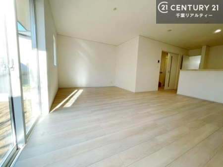 ���r���O �D�����z���܂肪���r���O����ł���ċ��S�n�̗ǂ���Ԃ����o���Ă���܂��I
���났�̎��Ԃ��߂����܂��I