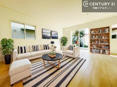 ���r���O �Ƌ��CG�p�[�X�ł��B�J�����̂���L�XLDK�I�\�t�@�[��_�C�j���O�e�[�u����u���Ă������ɂȂ�Ȃ��̂ŉ��K�ɉ߂����܂��I�R�~���j�P�[�V���������₷�����r���O�ł��I