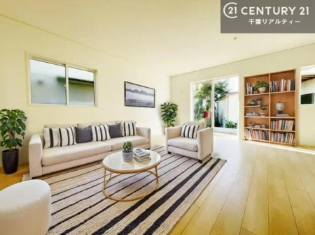 ���r���O �Ƌ��CG�p�[�X�ł��B�J�����̂���L�XLDK�I�\�t�@�[��_�C�j���O�e�[�u����u���Ă������ɂȂ�Ȃ��̂ŉ��K�ɉ߂����܂��I�R�~���j�P�[�V���������₷�����r���O�ł��I