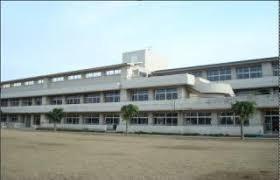 ���ӊ� �y���w�Z�z���q�s�����q���w�Z�F1570m