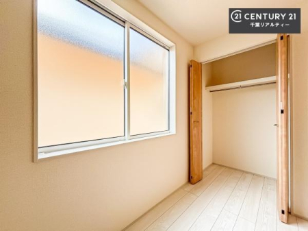 ���r���O�ȊO�̋��� ���[���������肠��̂ŉƋ�̔z�u�����₷���A���C�t�X�^�C���ɍ��킹����������肪�\�ł��B