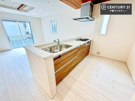 �L�b�`�� ��Ƃ肠�钲���X�y�[�X�ō�Ƃ����₷�����K�ȃL�b�`���ł��I
���q�l�ƈꏏ�ɂ��َq������y���߂�L�X�X�y�[�X�ł��B�y�����������ԂɂȂ肻���ł��ˁI