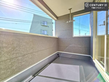 �o���R�j�[ �C���i�[�o���R�j�[�I�������t���Ă���̂ŁA�}�ɉJ���~���Ă��G��ɂ������S�I�������������J�b�g���Ă����̂ŁA���V�C�̗ǂ����́A���O�֏o�Đ[�ċz����̂��悳�����ł��I