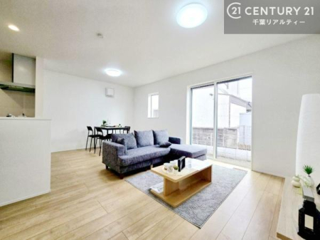 ���r���O �傫�ȑ����炽���Ղ�̗z���������閾�邢���r���O�B�J�����̂��郊�r���O�ŉƑ��c���̂��났�̎��Ԃ��߂����܂��I�����̂����w�\�ł��I���񌻒n�ŗz������Ȃǂ��̊����������܂��I