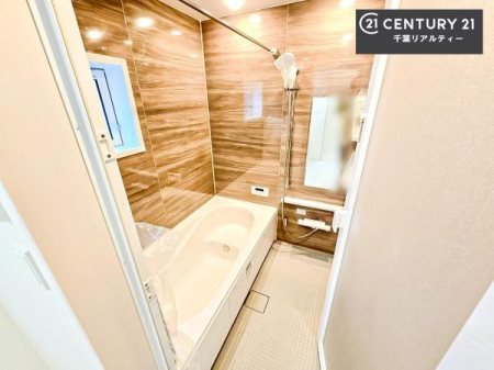 ���� �������������l�̕��͋C�̃o�X���[���́A�����o�Ă��ăo�X�^�C�����[���I
���d���撣���Ă��邲�J���ɂ��D�݂̓����̓����܂����āA�y����ł݂Ă͂������ł��傤���H