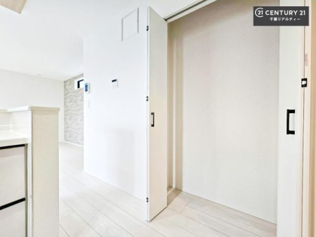 ���[ �p���g���[�t���I���Ă�������A�H�ނ̃X�g�b�N�͂������A�����Ɠd���X�b�L�����ڂ��邱�Ƃ��ł��܂��I