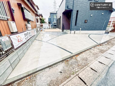 ���ԏ� ���ԃX�y�[�X��2�䕪����܂��I�Z�J���h�J�[�͂������A�o�C�N�⎩�]�ԂȂǂ��u���ꏊ�ɍ���܂���B