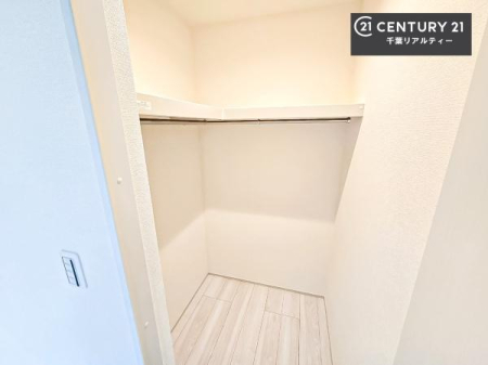 ���[ �E�H�[�N�C���N���[�[�b�g�t���ł��B��������̂��m���Ȃǂ����[���Ă��������ł��ˁI���ɂ���@�������ȂǋG�ߕ��̑傫�ȉƓd�����[�ł��܂��I