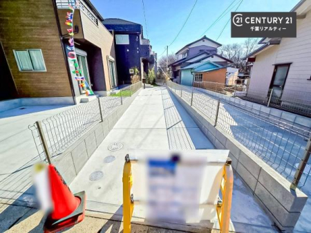 ���ԏ� ���ԃX�y�[�X��2�䕪����܂��I�Z�J���h�J�[�͂������A�o�C�N�⎩�]�ԂȂǂ��u���ꏊ�ɍ���܂���B