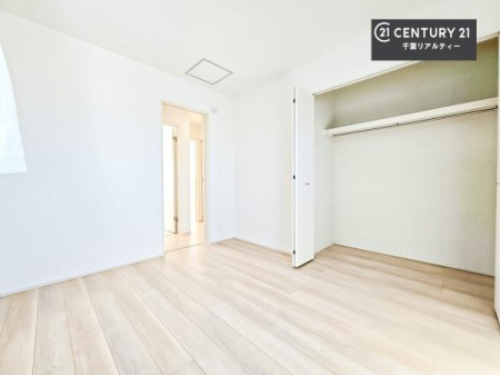 �Q�� �o���R�j�[�ɖʂ��Ă���m���ł��B���邭�����肪����A���C����������ł��܂��I���N���āA�O�ɏo�Ĕw�L�т����[�ċz�����ǂ������}������邱�Ƃ��ł��܂��B